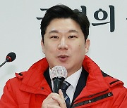 국힘, '사격 황제' 진종오 영입..."모두 건강할 수 있는 나라 만들 것"