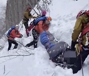 설악산 빙벽 등반하다 5m 아래 추락… 병원 이송