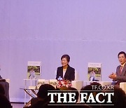 박근혜 "재임 시절 못했던 일…누군가 해줬으면 하는 바람"