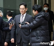 승계 논란 부담 벗은 이재용 회장, 글로벌로 뛰어라