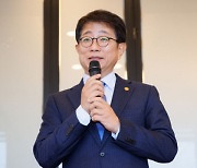 국토장관 “집값 상당기간 하향 안정화…급등락 안 갈 것”