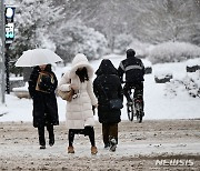 전국 대부분서 비·눈…아침 최저 -5~4도[내일날씨]