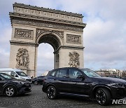 France Paris Votes on SUVs