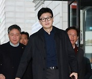 출근하는 한동훈 비대위원장