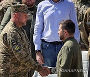 총사령관 해임설 입연 젤렌스키 "새로운 시작 필요"…경질 시사