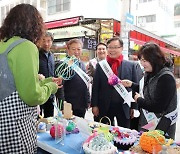 홍남표 창원특례시장, 진해중앙시장·진해서부노인종합복지관 잇달아 방문