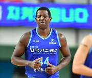 '이정현 제쳤다' 앤드류 니콜슨, KBL 4라운드 MVP 선정…평균 29.6점 활약