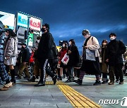 日 기혼 10명 중 6명은 '섹스리스'…20대男 절반이 "성경험 없어"