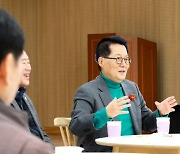 박지원 "한동훈 관훈토론 참석…尹 약속대담용 물타기"