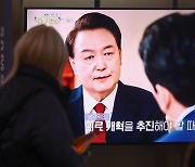 [속보] 尹대통령 "여소야대 국회, 국정과제 추진하는데 애로…영수회담은 여당 지도부 무시, 곤란해"