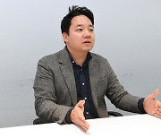 "만 원짜리 책 팔면 작가 수익은 겨우 천 원"...관행 깨기 나선 신생 출판사의 '실험'