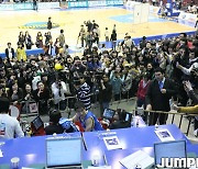 ‘영원한 오빠’부터 ‘월드스타 관지노’까지 KBL 인기스타의 계보