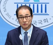 [속보] 검찰, '돈봉투 수수 혐의' 이성만 의원 불구속 기소