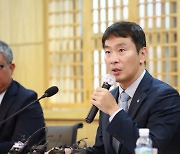 이복현 "부당행위 만연 가상자산시장, 보호법 시행이 전환점 될 것"