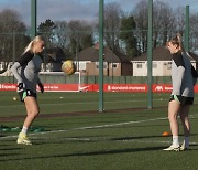 [VIDEO] The daily routine of Liverpool Women's players