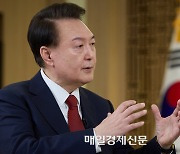 尹 “한동훈 가까운 사이였지만 총선 끝나고 보자고 해”