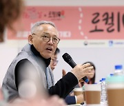 수원 찾은 유인촌 "못골종합시장, 많이 발전"