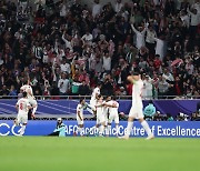 ‘역대급 졸전’ 실수로 자멸한 한국, 요르단에 0-2 참패..4강 탈락