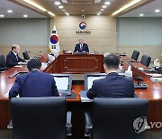 회의 주재하는 김홍일 방통위원장