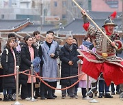 무예24기 공연 관람하는 유인촌 장관