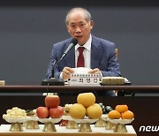 최영갑  "귀신은 어디든 가니, 해외서도 차례 지내야…피자·스파게티 가능"