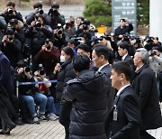 이재용 무죄 판결에 의문 던진 뉴욕타임스·CNN...한국 언론은?