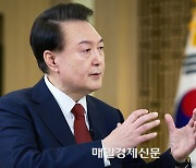 尹 “아내와 부부싸움 안했다…최 목사 매정하게 못 끊은 것 아쉬워”