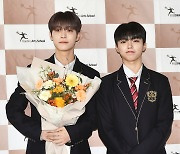 올아워즈 온,  민제형 졸업 축하해요~[포토엔HD]