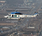 설 연휴 전날 밤에도 귀성 정체…서울→부산 5시간40분