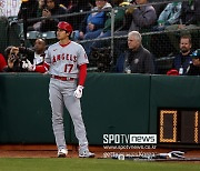 '견제 두 번하면 다 뛰겠네ㅋㅋ' 정말 그럴까…KBO의 미래? MLB는 이렇게 변했다