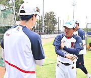 박흥식 코치,'지훈아! 겨드랑이가 떨어지면 안돼' [사진]