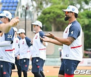 두산 외국인 타자 라모스,'셋째 보고 뒤늦게 합류했어요' [사진]