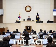 경기 지방의회 ‘요지경’...성희롱 등 의원직 제명·박탈에 연봉 인상 움직임도