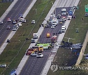 Plane Lands Florida Interstate