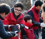 [데일리안 오늘뉴스 종합] 한동훈 비난하다 역풍 자초하는 野 운동권들 '왜', 조국 내일 文 예방·모레 총선 입장 밝힌다, 설 연휴에도 ‘총파업’ 속도내는 의료계, 성과급 불만에…삼성전자 노조 한 달 새 6000명 증가 등