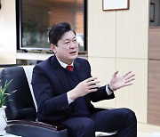 "또 미추홀구냐고요"…부정적 편견과 싸우는 이영훈 구청장