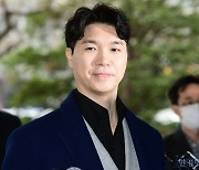 "친형 부부, 날 돈 버는 노예로…" 박수홍 '엄벌탄원서' 보니