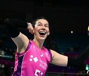 김연경도 체감한 '윌로우 효과'…"활달한 'E' 윌로우, 완벽하게 제 몫"