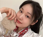 '고우림♥' 김연아, 스카프로 뽐낸 우아美…빛나는 미모