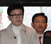 한동훈 “준연동형 비례, 조국이 뒷문으로 국회의원 되는 제도”