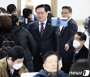 '이재명 지역구' 출마 기자회견 참석하는 유동규