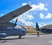 코프 노스 훈련 위해 이륙하는 CN-235와 美 C-130J