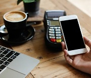 Mobile payment surges by W17tr in 2023