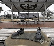 "고철로 팔려고"…MLB 첫 흑인 선수 로빈슨 동상 절도범 체포