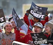 Super Bowl Chiefs Parade Football