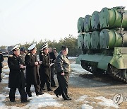 김정은, 신형 지대함 미사일 발사 지도