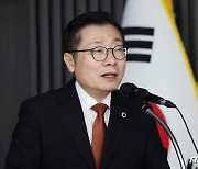 인사말 하는 박명하 서울시의사회장