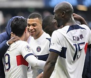 음바페 "시즌 종료 후 PSG 떠날 것"… 레알행 가시화