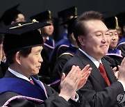 KAIST 학위수여식 참석한 윤석열 대통령