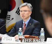 의사협회 '동네 병의원 파업 투표로 결정... 전공의 법적 지원 할 것'